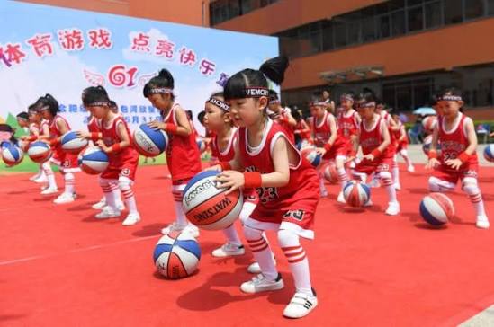蓝鲸体育：名称定位与内容观察